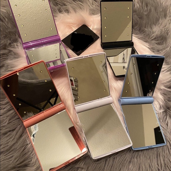 LED compact mirror - Picture 3 of 3